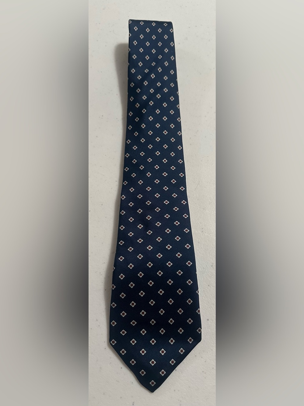 LANDS’ END Navy Tie with White & Res Diamond Motif